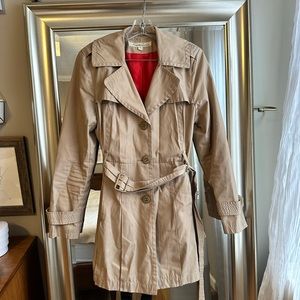 Kenneth Cole Khaki Trench Coat, size large, fits like a medium